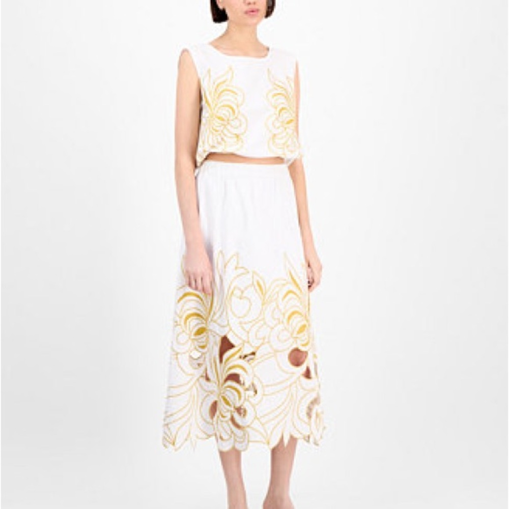 AVEC LES FILLES
Embroidered Midi Skirt In White